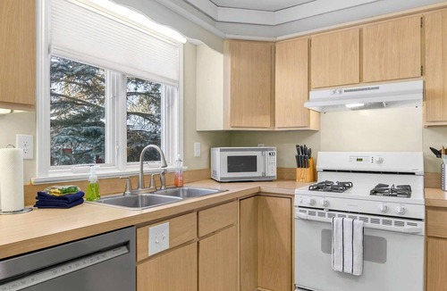 Traverse City House | 16th Street Retreat, 30-day Rental, Downtown TC