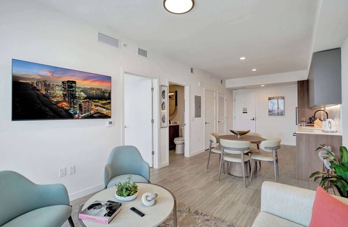 North Beach Condo | 17th-Floor 1BR | Views, Pool, Gym & Beach Access