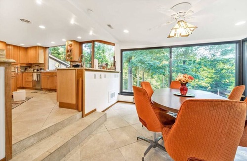 Richmond House | 18 Acre Farm - Pickleball, Pond, Outdoor Kitchen