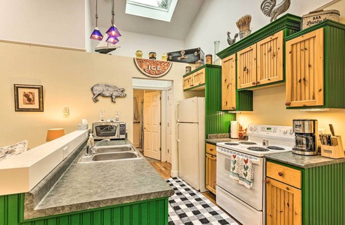 Frankfort Apartment | 18 Mi to Crystal Mtn: Couple's Haven Near Lake