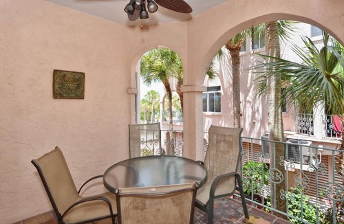 Siesta Key Village Villa | 190 m² Villa ∙ 3 bedrooms ∙ 10 guests