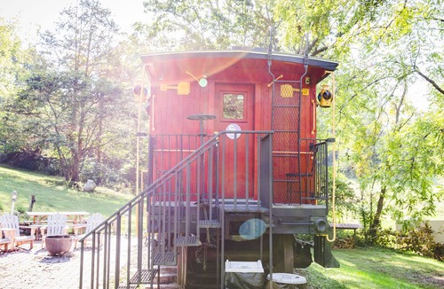 Natural Bridge House | 1926 C&O Guest Caboose