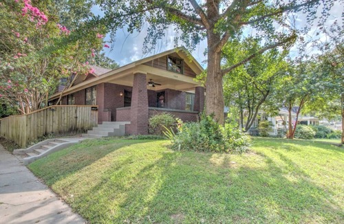 Cooper-Young Historic District House | 1927 Craftsman Bungalow | Walk to Cooper-Young