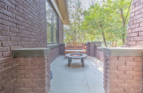 Cooper-Young Historic District House | 1927 Craftsman Bungalow | Walk to Cooper-Young