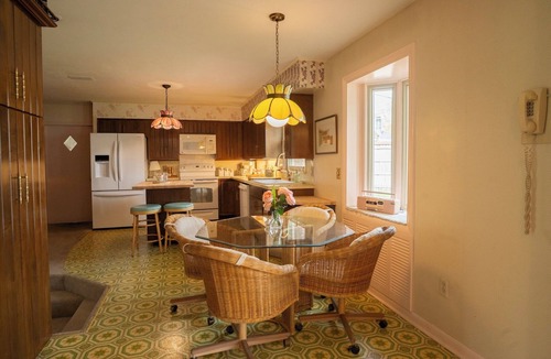 Klondike House | 1960s Retro Time Capsule - Immersive Authentic Midcentury Vintage Era Escape