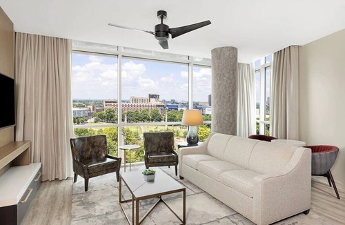 Downtown Atlanta Resort | 1BD/Atlanta - Downtown w/Rooftop Pool and Pool Bar!