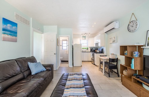 Hollywood Lakes Condo | 1BR Beach condo in Beautiful Hollywood Beach