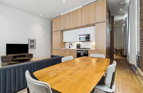 Tulane - Gravier Apartment | 1BR in Historic Schoolhouse | Near CBD and French Quarter