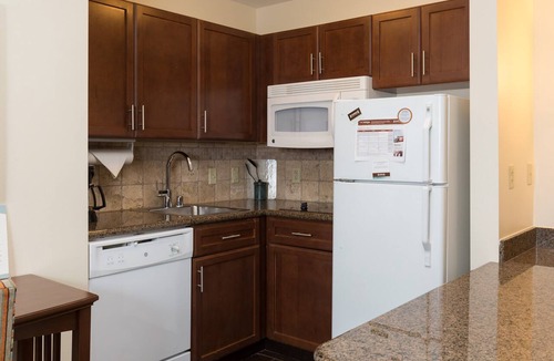 Maumee Apartment | 1BR King Suite | Sofa Bed & Free Breakfast