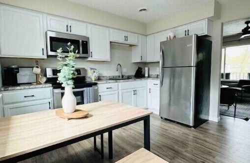 Jeddo Apartment | 2 BDRM APT with Washer Dryer Patio and fireplace
