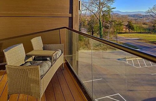 Sevierville Condo | 2 Bedroom, 1 bathroom condo| Mountain View| Seiverville| Sleeps 4| Budget