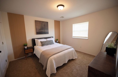 Caney House | 2-Bedroom 2-Bath Modern Duplex