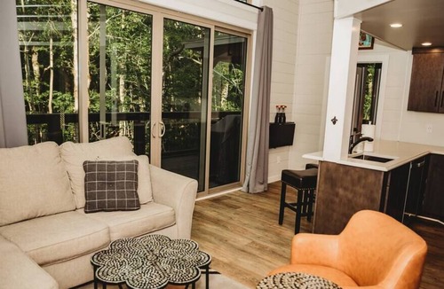 Tracy City House | 2 Bedroom-/ 2 Bath Sweet Retreat at Waters Edge / With Loft and Hot Tub