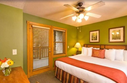 Gatlinburg House | 2 Bedroom & 2 Bath Unit in Westgate Smoky Mountain Resort & Water Park (UNIT 2)