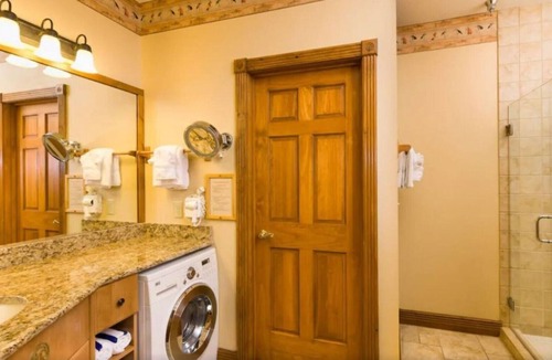 Gatlinburg House | 2 Bedroom & 2 Bath Unit in Westgate Smoky Mountain Resort & Water Park (UNIT 2)
