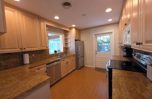 Englewood House | 2 Bedroom 2 Bathroom House with Beach and Bay Access