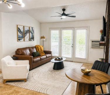 Mid America Apartment | 2 Bedroom Condo ON Lake Hamilton!