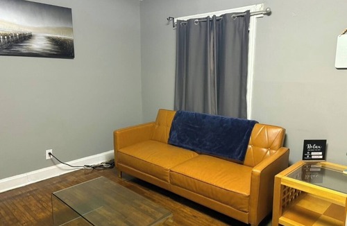 Villa Heights Cottage | 2-bedroom cottage in perfect Charlotte with high speed wifi!