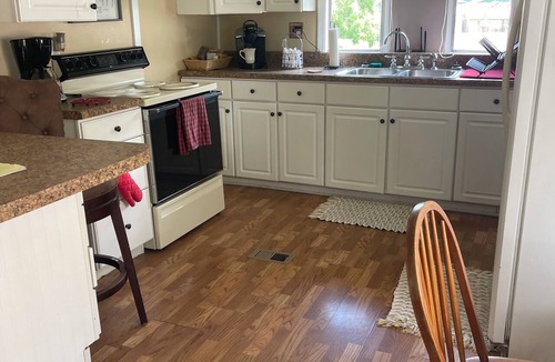 Dorton House | 2 Bedroom Creekside Getaway Near the Hillbilly Trail System
