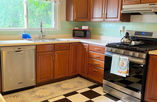 Airport Township House | 2 Bedroom Home Near St. Louis Airport