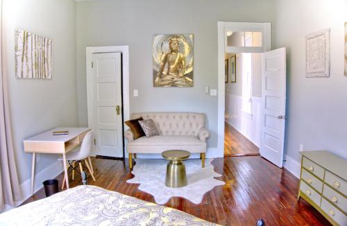 Dixon Park Apartment | 2 Bedroom Newly Renovated Townhome in Historic Savannah