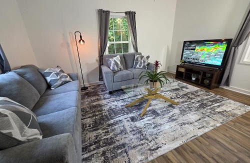 Dunean House | 2-BR Modern Home for Families & Work
