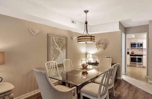 Harbour Town Condo | 2 BR TH 1.5 Bath Sofa Bed Sleeps 6 Harbour View bPatio Pool WIFI