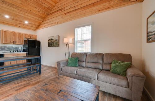 Somerset House | 2 Cabins Near Lake Cumberland Boat Ramps!