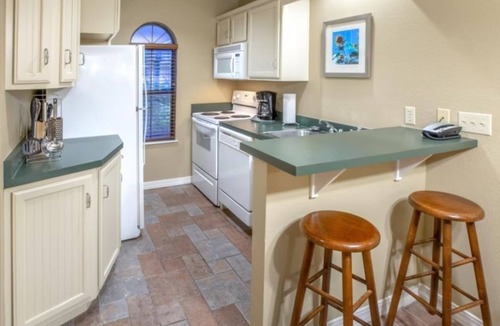 Branson House | 2 Comfortable Units with Balcony! Kitchen, Indoor and Outdoor Pool!