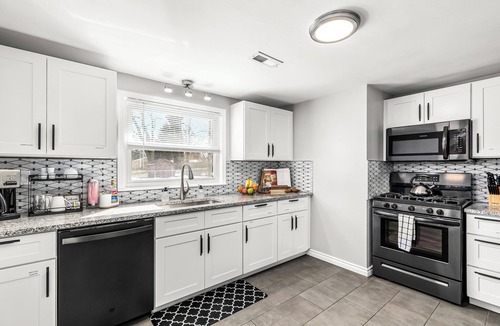 Shelby Township House | 2 Family Duplex Home | Shelby Township | Sleeps 10+