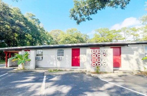 Mobile Apartment | 2 Full Bed|Smoking|Mobile AL