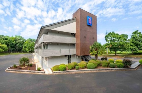 Charlotte Apartment | 2 Full Beds |Non smoking