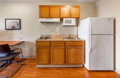 Pelham Apartment | 2 Full Beds | Non-Smoking, Kitchen