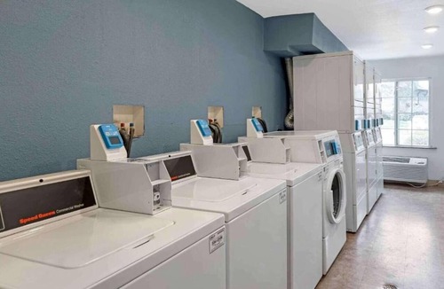 Pelham Apartment | 2 Full Beds | Non-Smoking, Kitchen