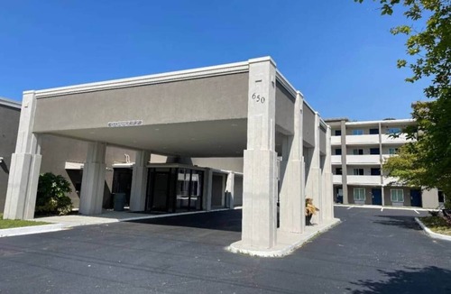 West Columbia Apartment | 2 Full Beds|Smoking, Kitchen