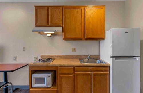 Bossier City Apartment | 2 Full Beds | Smoking, Kitchen