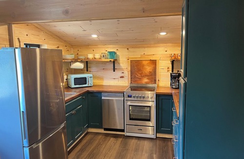 St. Helen House | 2 houses, huge yard, dog-friendly, close to ORV trails and lakes