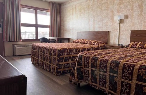 Devils Lake Hotel | 2 Inviting Rooms Ideal for Relaxed Trips Close to Devils Lake Airport