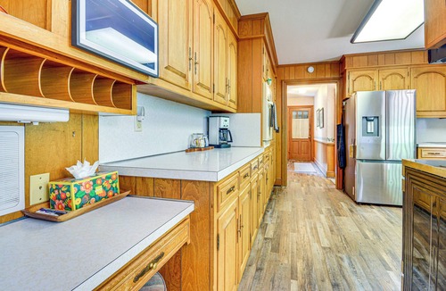Thomasville House | 2 Mi to Main St Thomasville: Family Home w/Games