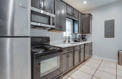 Lexington House | 2 Miles to UK-Downtown Lex + Close to Restaurants + Top Location & Neighborhood
