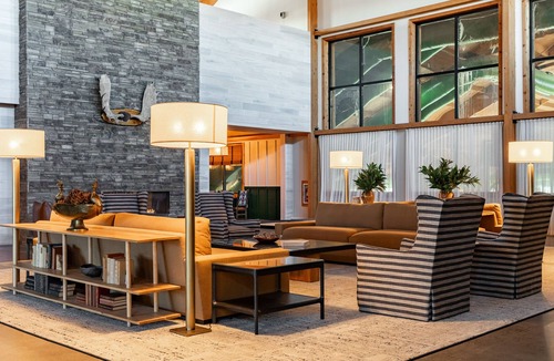 Rothschild House | 2 Queen Loft With Kitchen, Access to Pool, Hot Tub, and Gym
