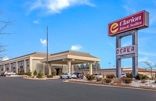 Grand Rapids Hotel | 2-Star Hotel ∙ Clarion Inn and Suites Airport