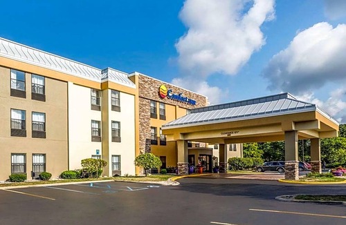 Kalamazoo Hotel | 2-Star Hotel ∙ Comfort Inn Wings Stadium