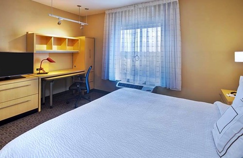 Franklin Hotel | 2-Star Hotel ∙ TownePlace Suites by Marriott Franklin Cool Springs