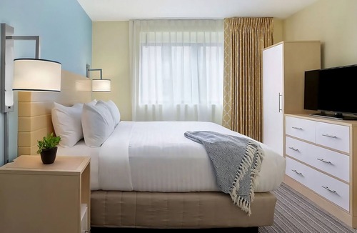 Central Business District Resort | 2 Units w/Convenient Central Locale for New Orleans International Airport