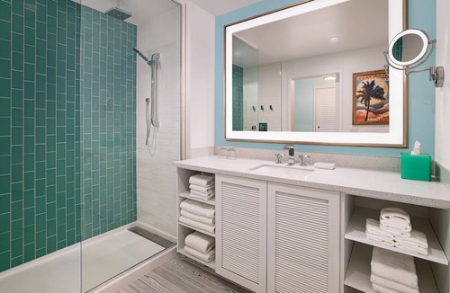 Fort Myers Beach Resort | 2 Welcoming Rooms | Steps from Times Square & Pier | Pool, Spa + Beachfront