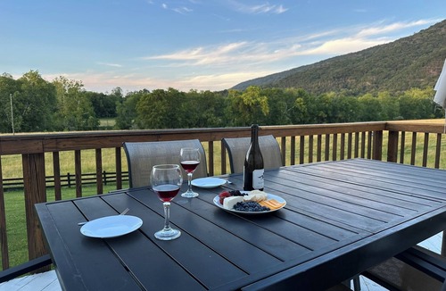 Fishers Hill House | 200-Acre Shenandoah River Retreat 1-Mile River Kayaks Stunning Views