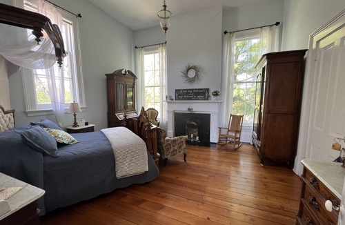 Russellville Bed & Breakfast | 200 Yr Old Historical Southern Mansion with History To Spare.