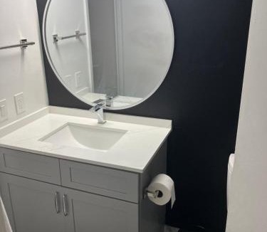 Hollywood Apartment | 2000 a month rent