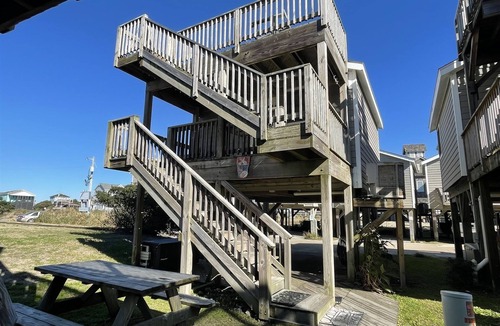 Hatteras Condo | 21 Sandcastle Studio Bedroom Condo by RedAwning